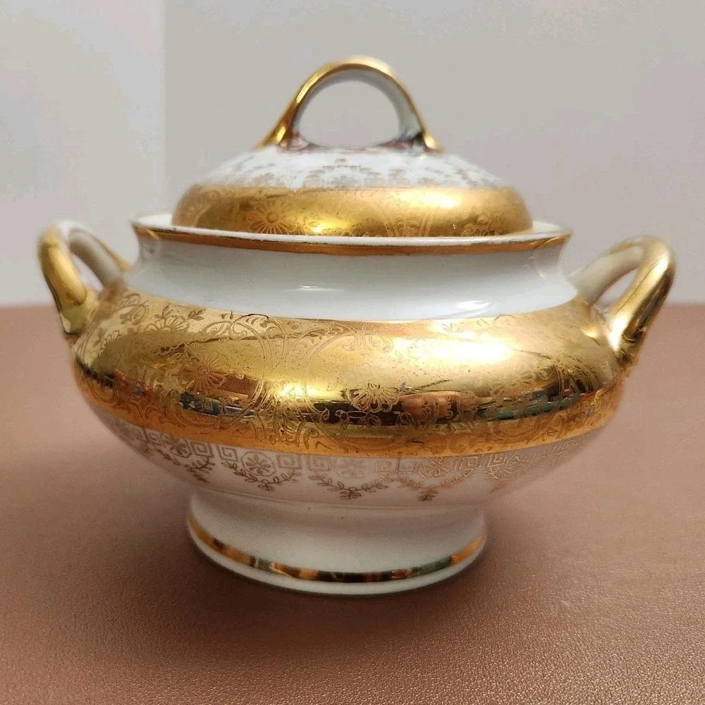 Edgewood China Warranted 22 Karat Gold Floral Decorative Sugar Bowl